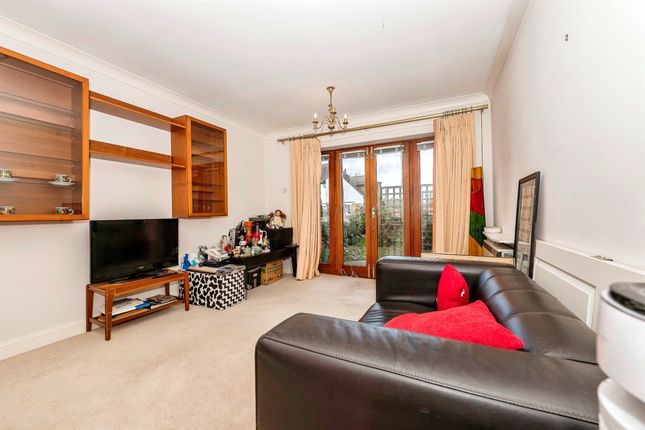 Flat for sale in Batchwood View, St.Albans