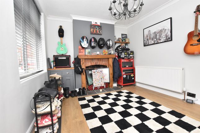 1, Oak Tree Road, Sutton-In-Ashfield photo 4