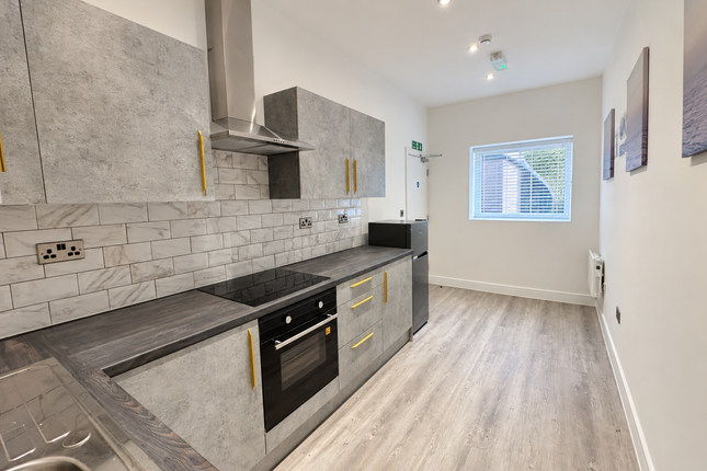 Room 5, St. Albans Road, South Mimms photo 3