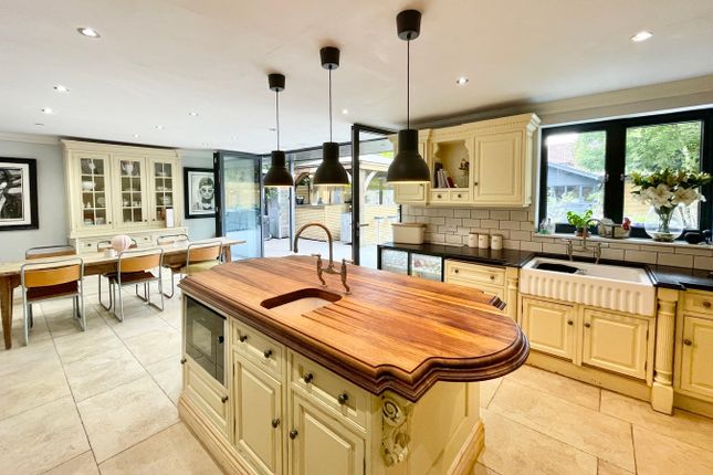 17, Mill Lane, YATELEY photo 4