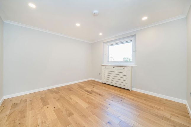 Flat 2, Chiltern House, 16, Hillcrest Road, London photo 4