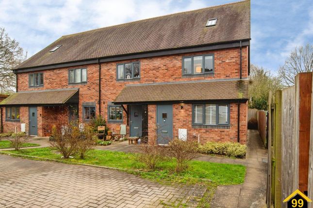 8, Parsonage Crescent, Worcestershire photo 2
