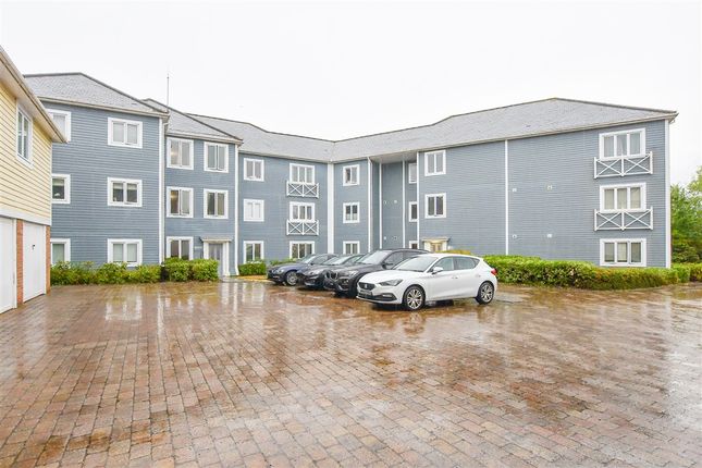 2-bed flat on Poynder Drive, Snodland, £145,500