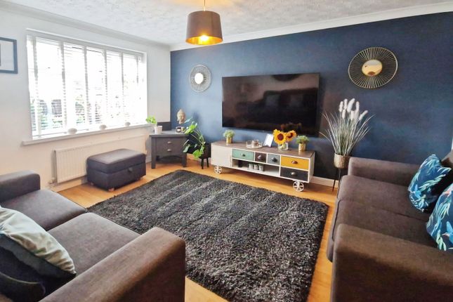 68, Wycombe Drive, Tyldesley photo 2