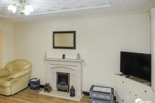 5, New Lodge, Wigan photo 3