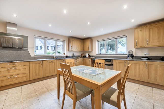 19, Hodders Way, Saltash photo 3