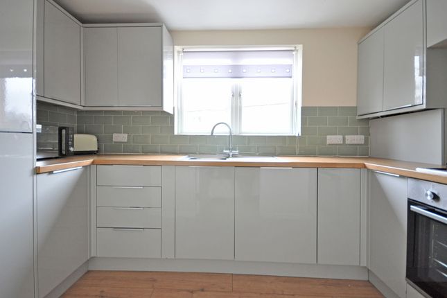Flat 3, Marine House, Golden Mile View, Newport photo 2