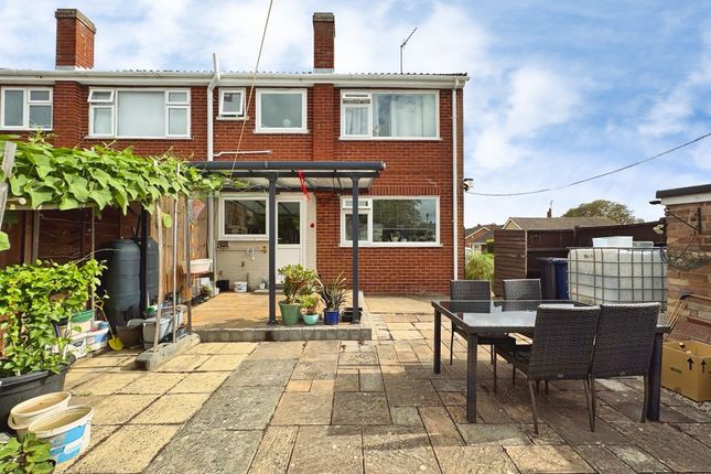 3, Woodfield Avenue, Huntingdon photo 3