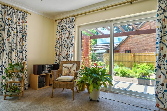 20, Rothesay Drive, Christchurch photo 4