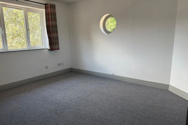 1, NEWPORT PAGNELL photo 4