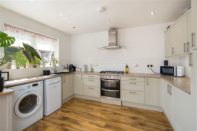 Clatterford Road, Newport photo 4