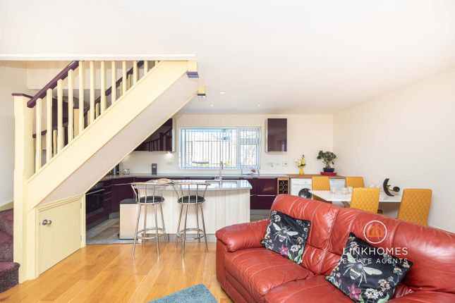 2a, Insley Crescent, Broadstone photo 4