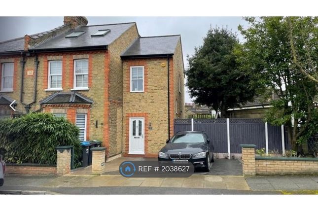 Thumbnail Flat to rent in Brodie Road, Enfield