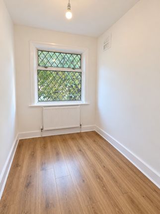 49 Chesterfield Road, Enfield photo 5