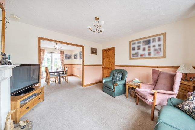 26, Winfield Road, Gloucestershire photo 3