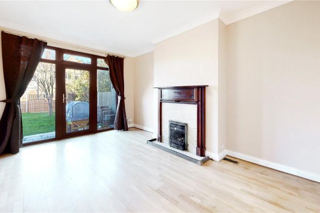 10, Bonnersfield Close, Harrow photo 3
