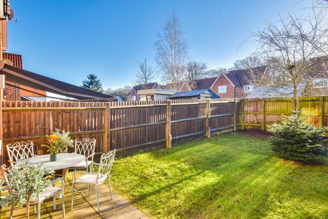 8, Buttercup Close, Dunmow photo 3