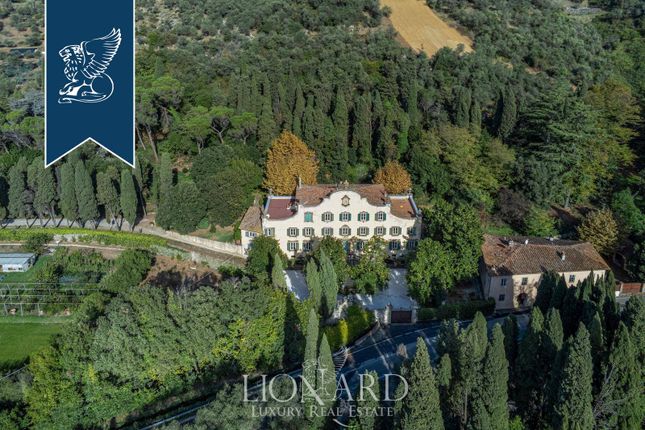 Villa for sale in Viareggio, Lucca, Toscana