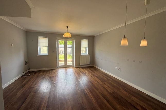 60, Little Highwood Way, Brentwood photo 4
