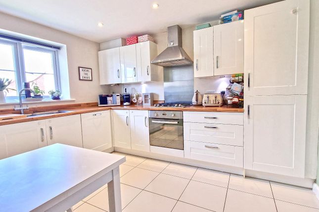 13, Izzard Road, Bicester photo 2