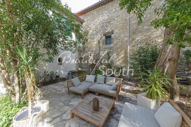 Detached house for sale in Narbonne, 11100, France