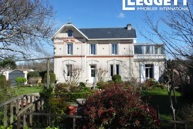 Thumbnail Villa for sale in Saint-Christoly-De-Blaye, Gironde, Nouvelle-Aquitaine