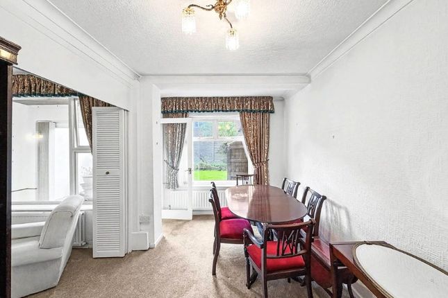 22, Woodhall Avenue, Manchester photo 4