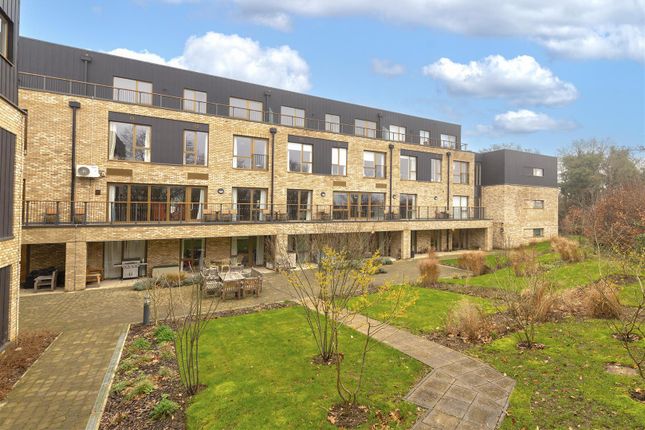 Thumbnail Flat for sale in Meadow View Court, The Orpines, Wateringbury