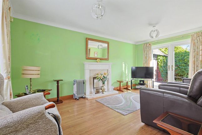 21, Hobbiton Hill, Chelmsford photo 3