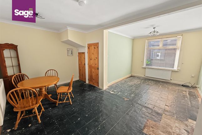 8, Isaf Road, Newport photo 3