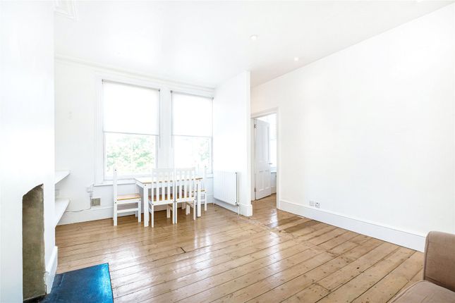 Flat to rent in Gauden Road, Clapham, London