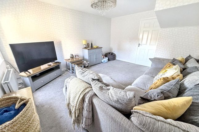 24, Baroney Way, Cramlington photo 2