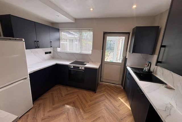 16, Lutterell Way, NOTTINGHAM photo 2