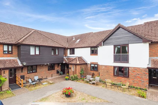 5, Carters Meadow, Andover photo 2