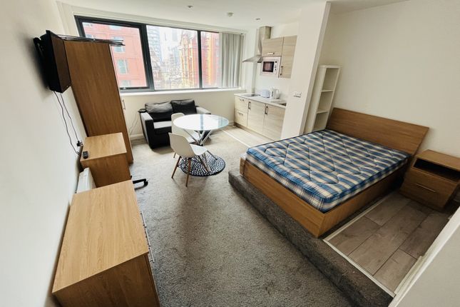 Room to rent in Bracken House, 44-58 Charles Street, Manchester, Lancashire