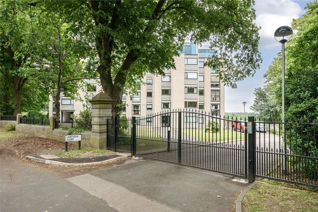 Flat for sale in Lake View Court, West Avenue, Roundhay, Leeds