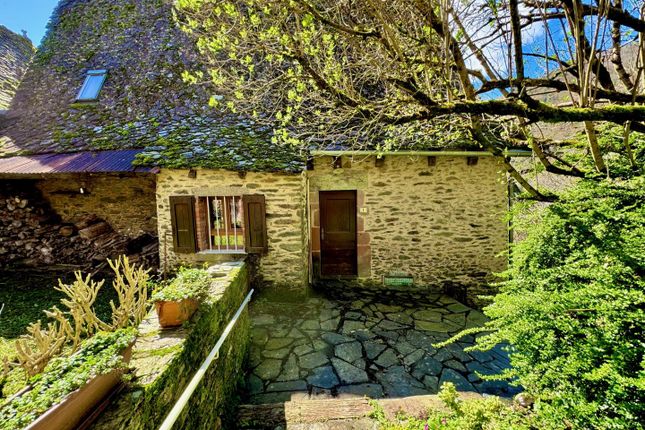 Thumbnail Property for sale in Cassaniouze, Cantal, France