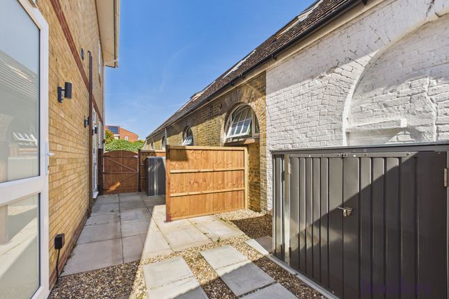 Flat 1 Lantern House,, Gogmore Lane, Chertsey photo 4