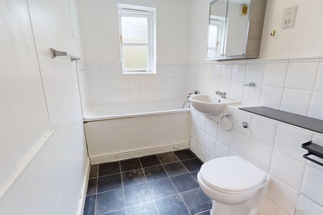 19 Vanderville Gardens, East Finchley, London photo 5
