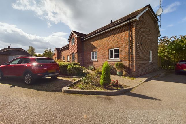 Thumbnail Flat for sale in Truggers Court, Handcross
