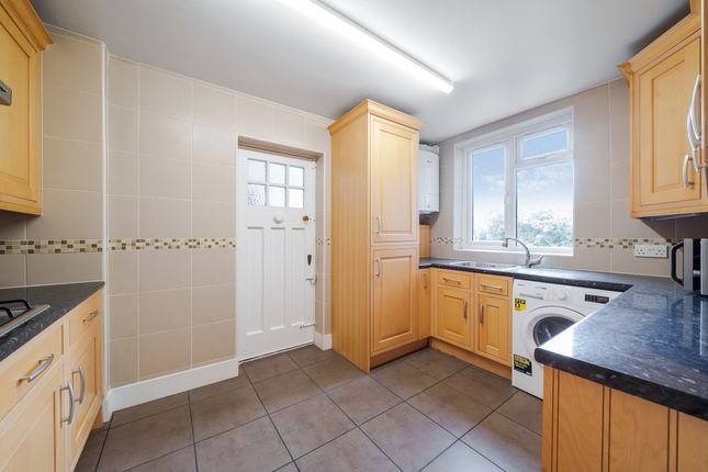 10, Kent Court, Queens Drive, London photo 4