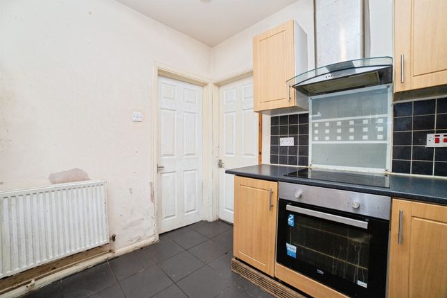 61, Pool Close, Nottingham photo 2