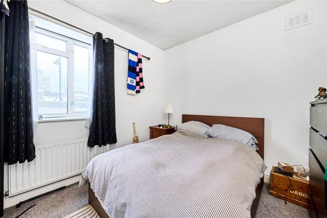 Flat for sale in Slievemore Close, Clapham, London