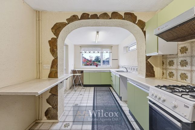 99 Harper Fold Road, Manchester photo 3