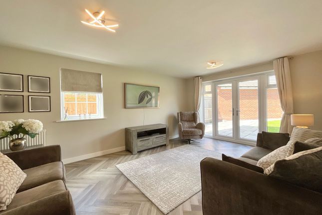 1 White Iris Place, Nantwich photo 2