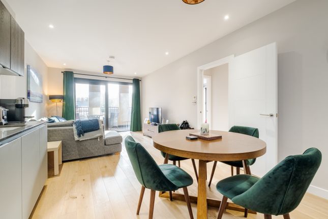 Flat for sale in Causton Road, London