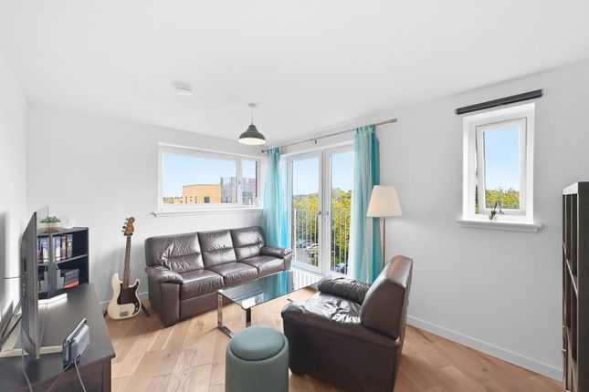 229B/8 Niddrie Mains Road, Edinburgh photo 2