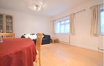 Flat to rent in Etchingham Court, Etchingham Park Road, Finchley