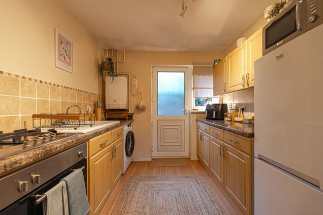 10 Alderwood Close, Cardiff photo 3