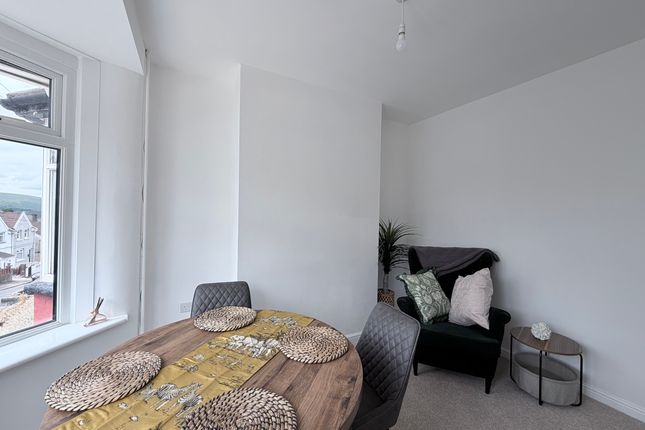 61 Thomas Street, Porth photo 4